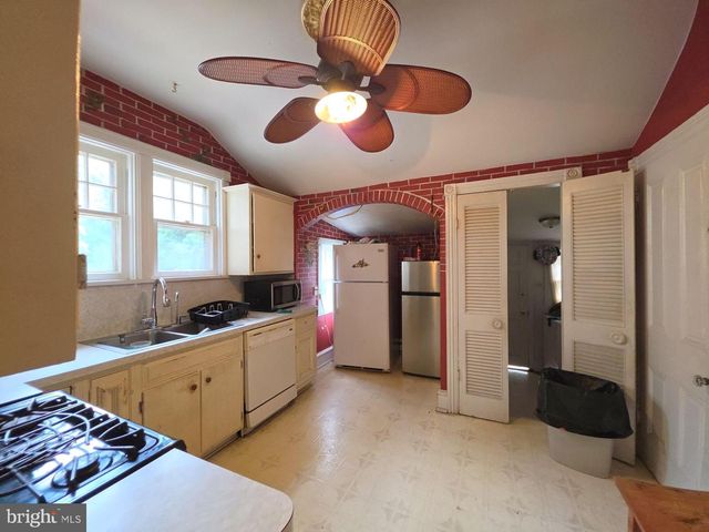 188-190 W COMMERCE ST, Bridgeton, NJ 08302