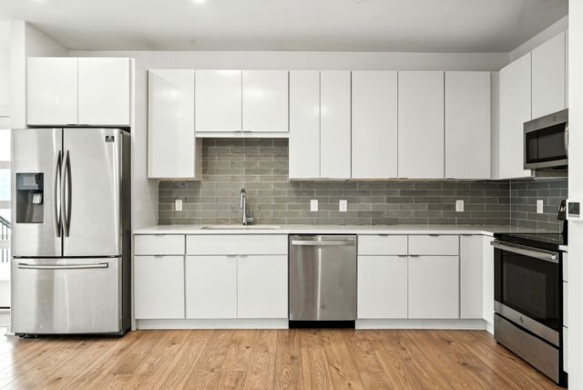 1402 Pillow St Apt 207, Nashville, TN 37203
