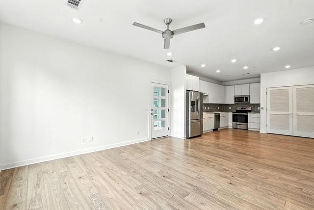 1402 Pillow St Apt 207, Nashville, TN 37203