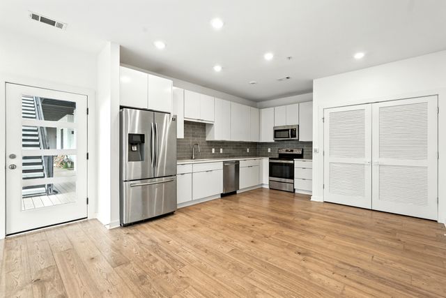 1402 Pillow St Apt 207, Nashville, TN 37203