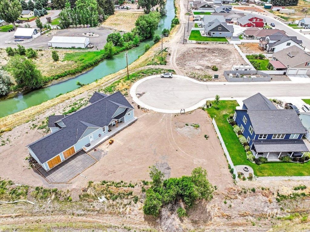 946 Liberty Street, Gooding, ID 83330 photo 3