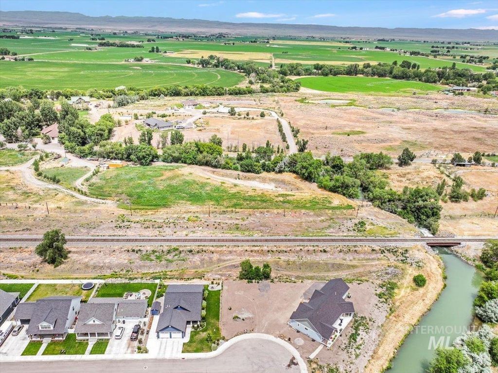 946 Liberty Street, Gooding, ID 83330 photo 5