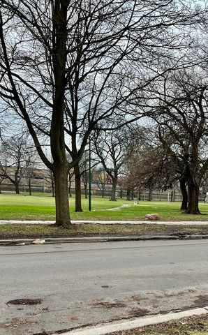 5424 W Ferdinand Street 104, Chicago, IL 60644