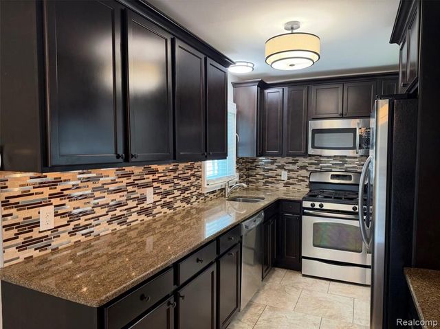 671 Coolidge Road, Birmingham, MI 48009