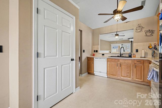 8418 Appledale Drive, Charlotte, NC 28262