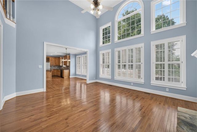 562 Grassmeade Way, Snellville, GA 30078