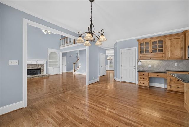 562 Grassmeade Way, Snellville, GA 30078