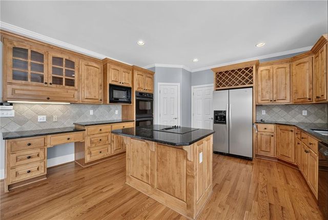 562 Grassmeade Way, Snellville, GA 30078
