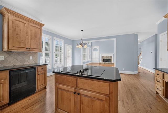 562 Grassmeade Way, Snellville, GA 30078