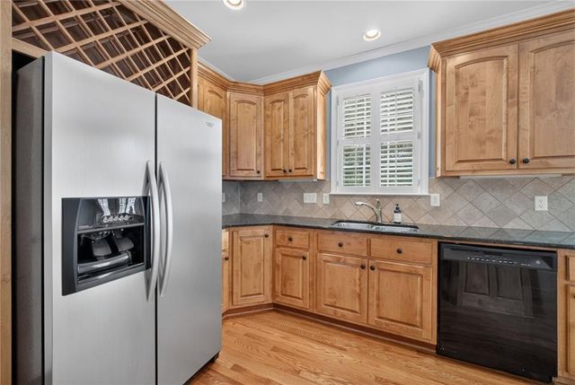562 Grassmeade Way, Snellville, GA 30078