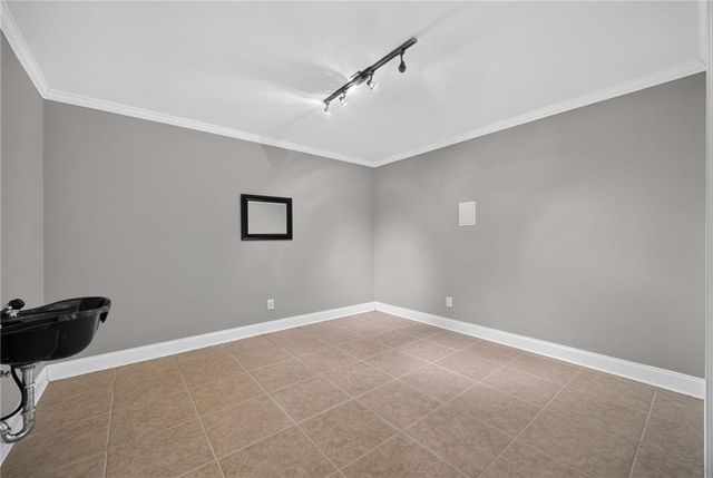 562 Grassmeade Way, Snellville, GA 30078