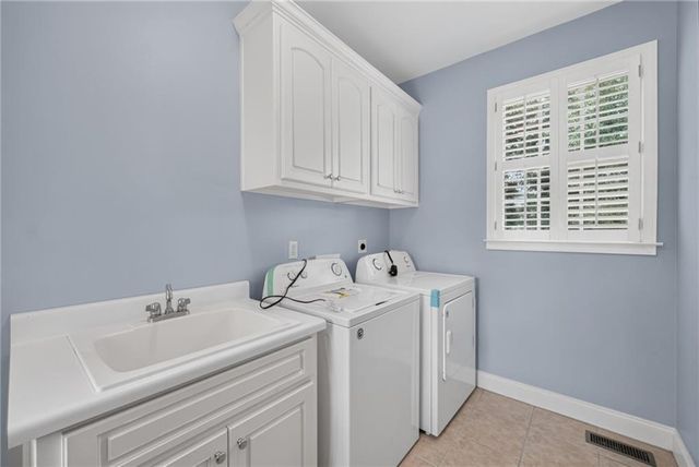 562 Grassmeade Way, Snellville, GA 30078