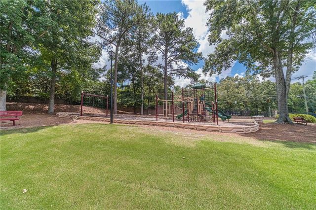 562 Grassmeade Way, Snellville, GA 30078