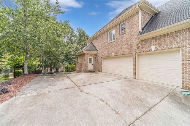 562 Grassmeade Way, Snellville, GA 30078