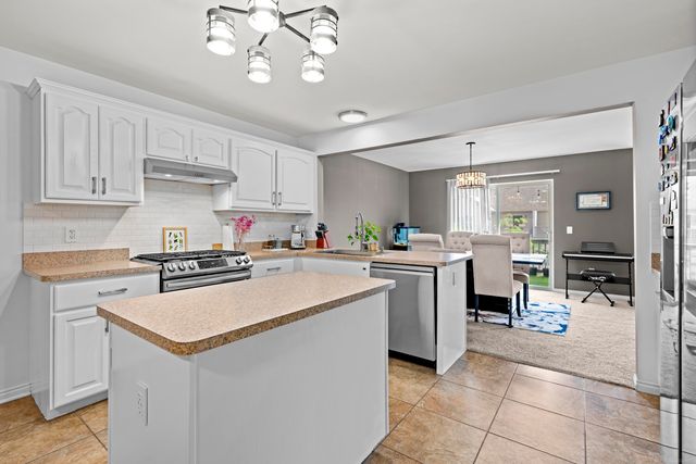 48713 Chelmsford Court, New Baltimore, MI 48047