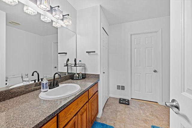 48713 Chelmsford Court, New Baltimore, MI 48047