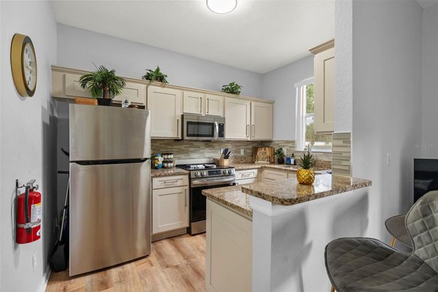 550 CALABRIA AVENUE, Davenport, FL 33897