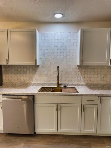 116 Middle Avenue, Bedford, IN 47421