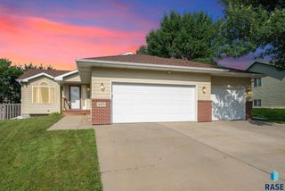 4325 N Alaska Ave, Sioux Falls, SD 57107