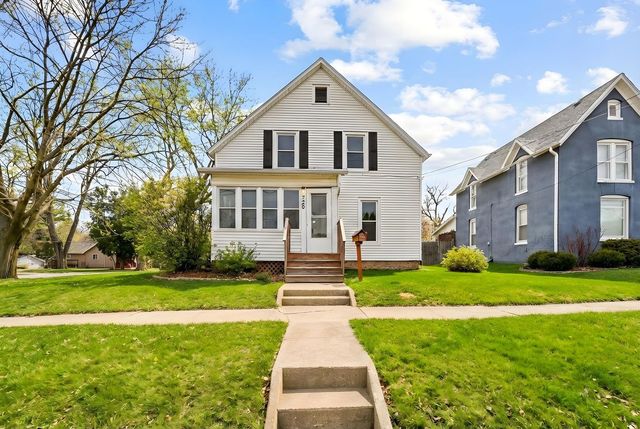 720 S Mckinley Avenue, Freeport, IL 61032