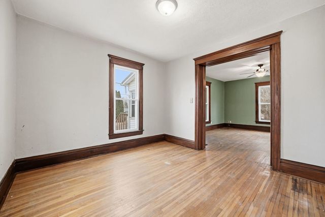 720 S Mckinley Avenue, Freeport, IL 61032