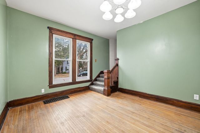 720 S Mckinley Avenue, Freeport, IL 61032