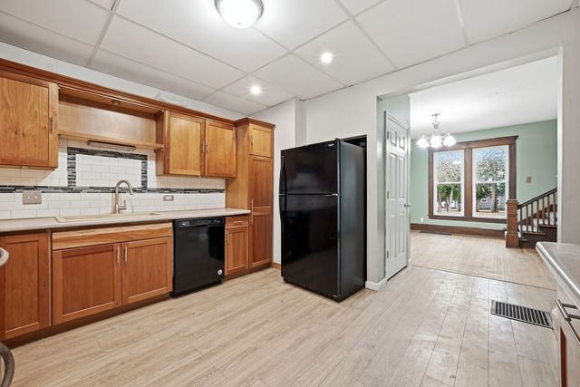 720 S Mckinley Avenue, Freeport, IL 61032