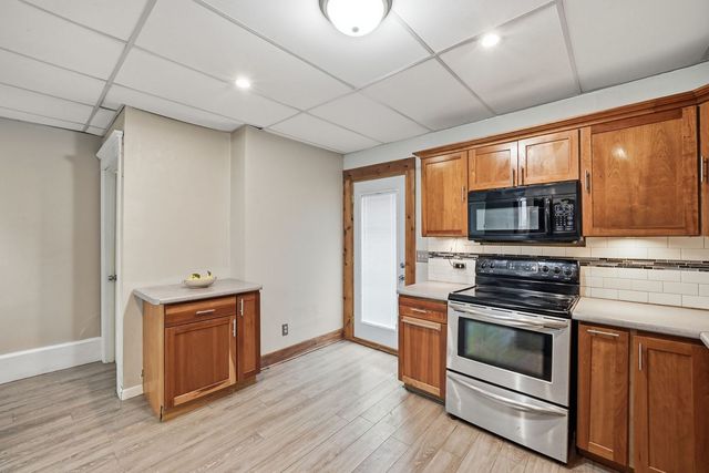 720 S Mckinley Avenue, Freeport, IL 61032