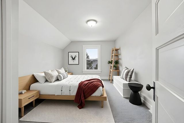 720 S Mckinley Avenue, Freeport, IL 61032