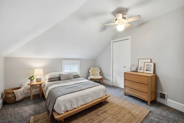 720 S Mckinley Avenue, Freeport, IL 61032