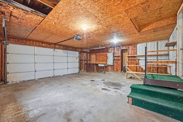 720 S Mckinley Avenue, Freeport, IL 61032