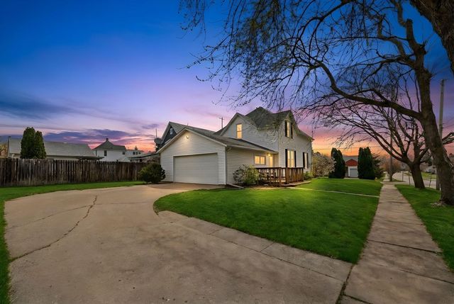 720 S Mckinley Avenue, Freeport, IL 61032