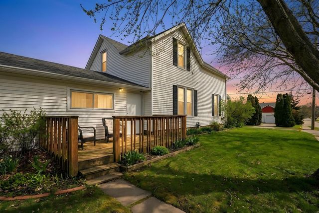 720 S Mckinley Avenue, Freeport, IL 61032