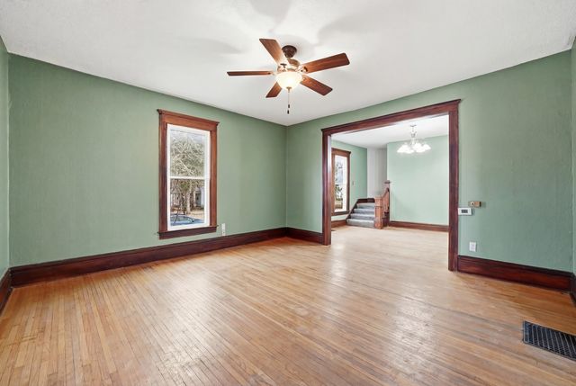 720 S Mckinley Avenue, Freeport, IL 61032