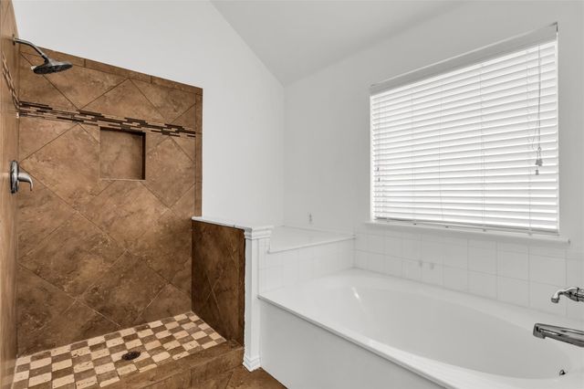 6902 Amesbury Lane, Rowlett, TX 75089