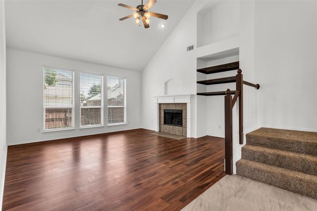 6902 Amesbury Lane, Rowlett, TX 75089