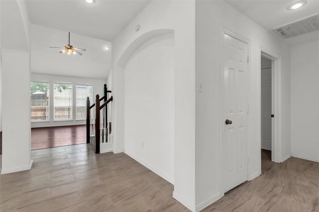 6902 Amesbury Lane, Rowlett, TX 75089