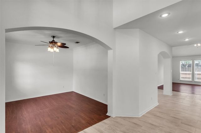 6902 Amesbury Lane, Rowlett, TX 75089