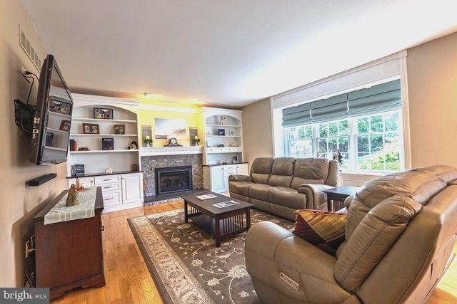 1429 HEATHER RIDGE DR, Newtown, PA 18940
