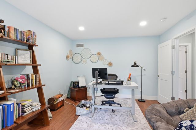 18 Northwick Court, Ann Arbor, MI 48105
