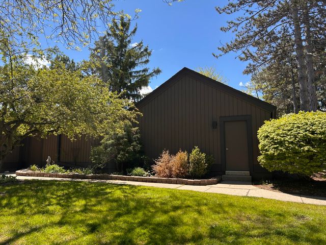 18 Northwick Court, Ann Arbor, MI 48105