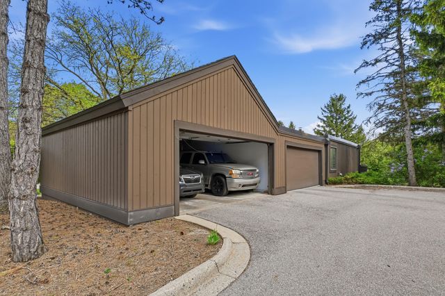 18 Northwick Court, Ann Arbor, MI 48105
