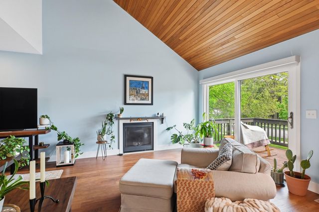 18 Northwick Court, Ann Arbor, MI 48105