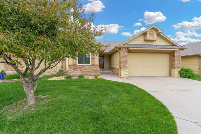 3730 N Ridge Port Ct., Wichita, KS 67205