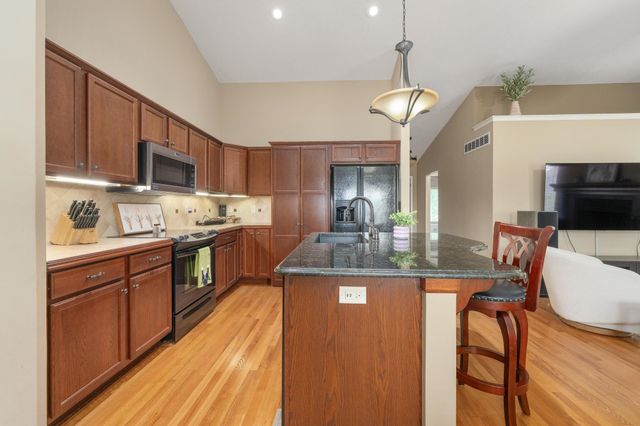 3730 N Ridge Port Ct., Wichita, KS 67205