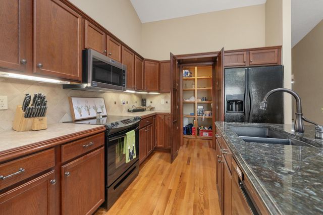 3730 N Ridge Port Ct., Wichita, KS 67205