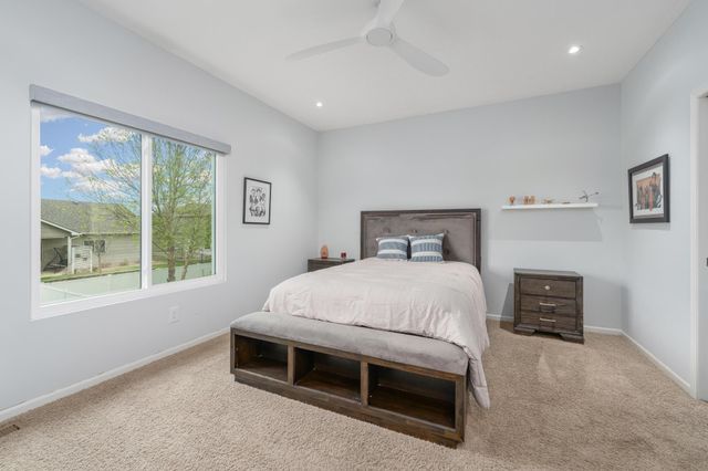 3730 N Ridge Port Ct., Wichita, KS 67205
