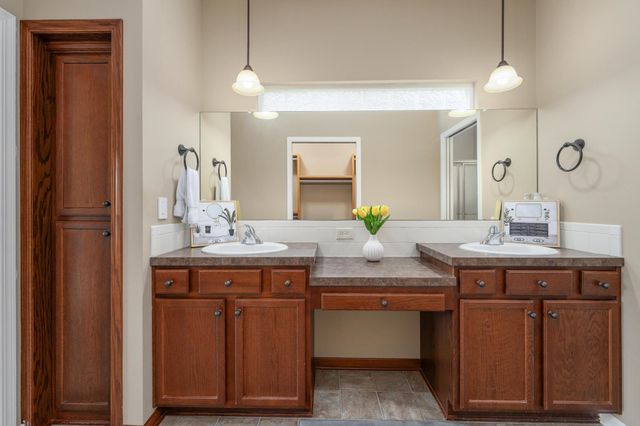3730 N Ridge Port Ct., Wichita, KS 67205