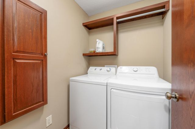 3730 N Ridge Port Ct., Wichita, KS 67205