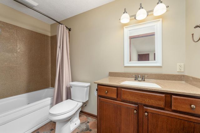 3730 N Ridge Port Ct., Wichita, KS 67205